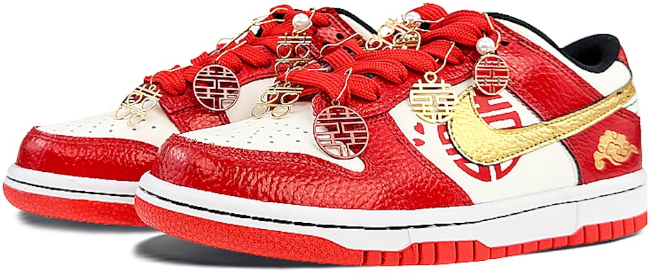 【カスタムシューズ】ナイキ NBA x ダンク ロー EMB 'シカゴレッドゴールド' DO6288-100(Team40-GSDUNK婚鞋红金) Lookbook 【カスタムシューズ】ナイキ NBA x ダンク ロー EMB 'シカゴレッドゴールド' DO6288-100(Team40-GSDUNK婚鞋红金)