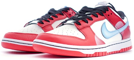 【定制球鞋】NBA x Nike Dunk Low EMB 芝加哥公牛 藍光Swoosh 漸變噴繪 高街解構 猩紅之月 低筒 板鞋 男款 紅白 Lookbook 【定制球鞋】NBA x Nike Dunk Low EMB 芝加哥公牛 藍光Swoosh 漸變噴繪 高街解構 猩紅之月 低筒 板鞋 男款 紅白