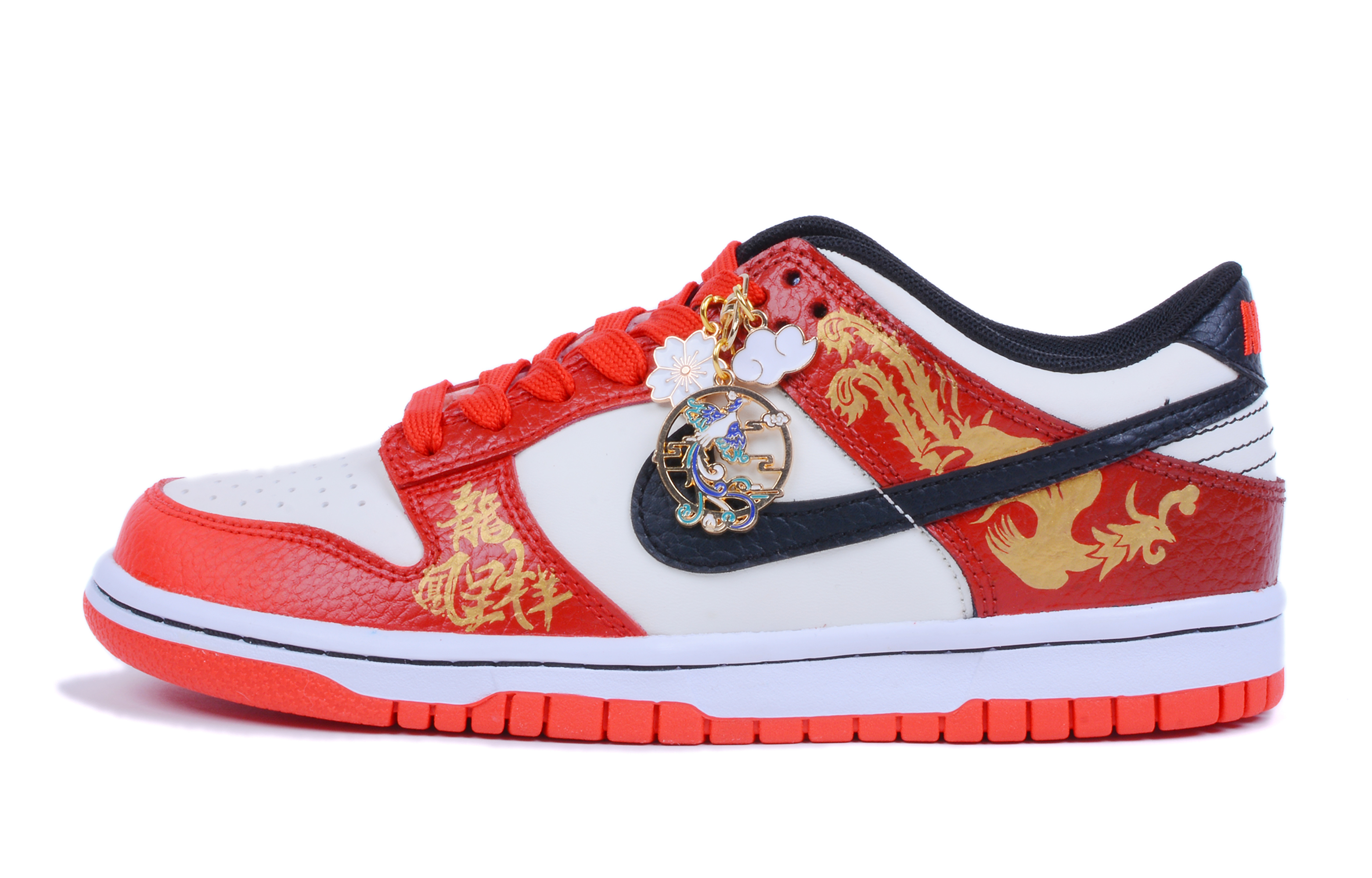 Buy カスタム Nike NBA x ダンク Low EMB "シカゴ" (ゴールド/レッド) DO6288-100(Team42-龙凤呈祥女款婚鞋红金黑)