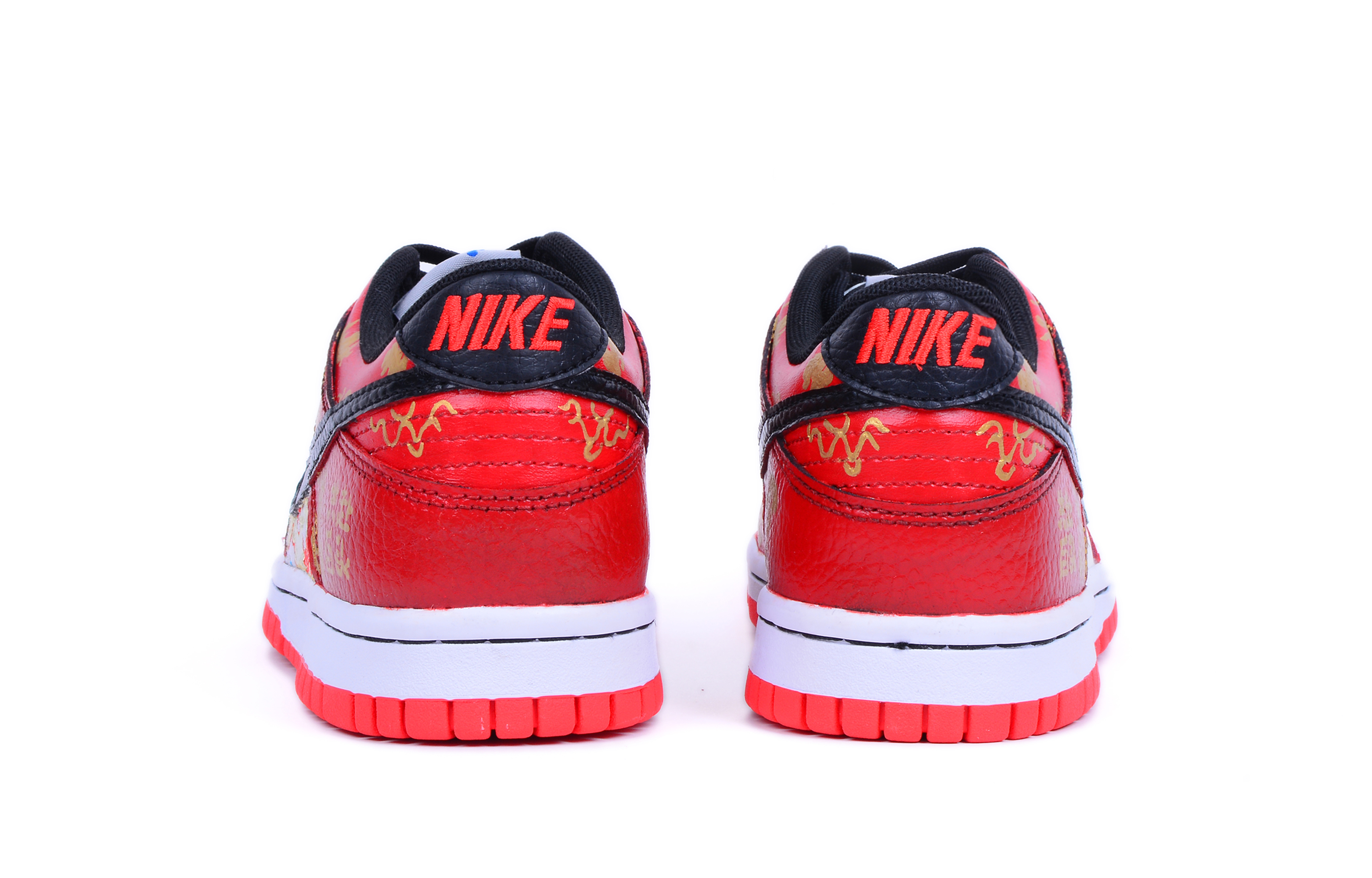 Shop [定制鞋] 耐克 NBA x Dunk Low 红金黑 '白头特别版' DO6288-100(Team42-共赴白头女款S-BOX)
