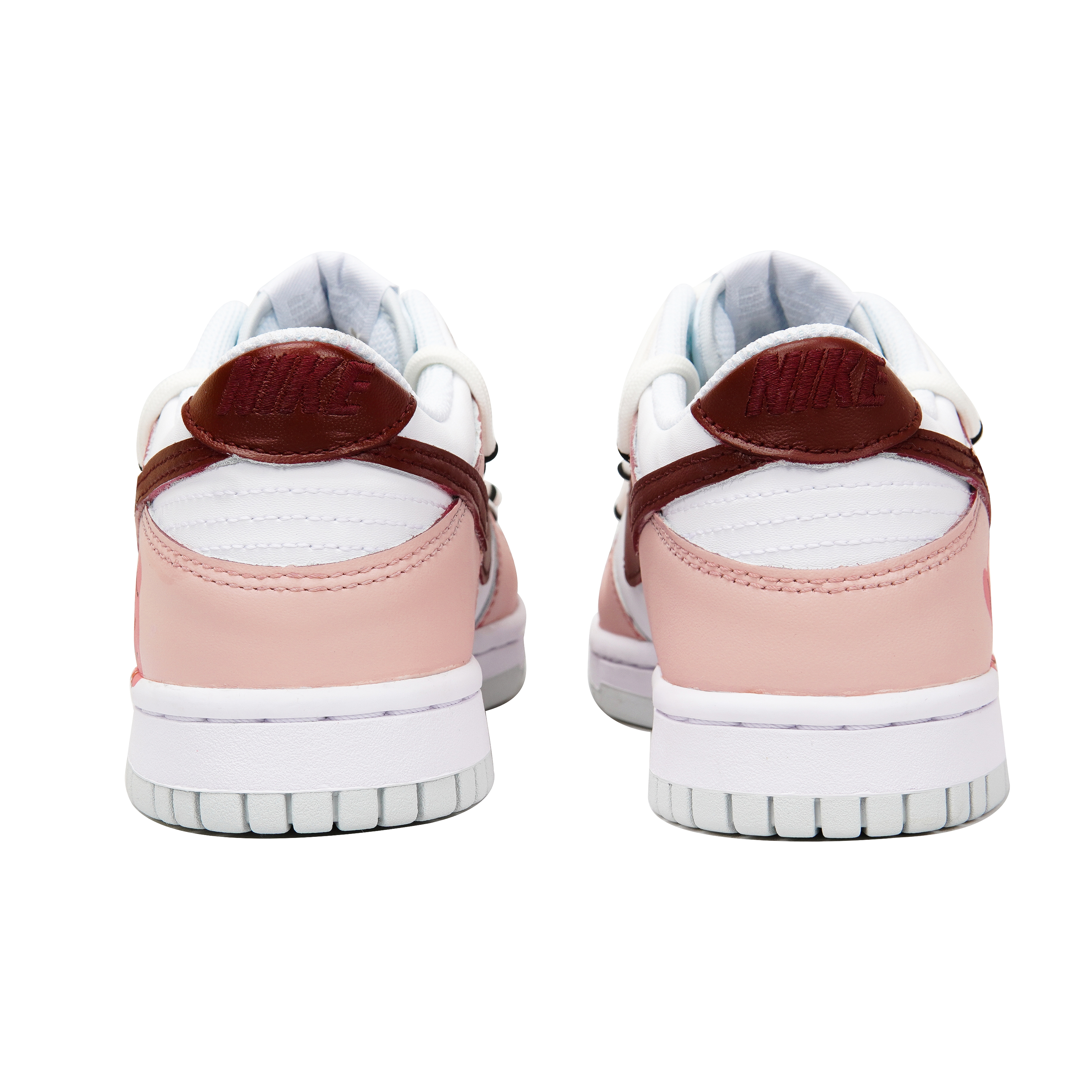 Details for 【定制鞋款】耐克 Sanx Laboratory x Dunk Low '草莓兔棕粉' DH9765-102(Teamp-草莓小兔棕粉）