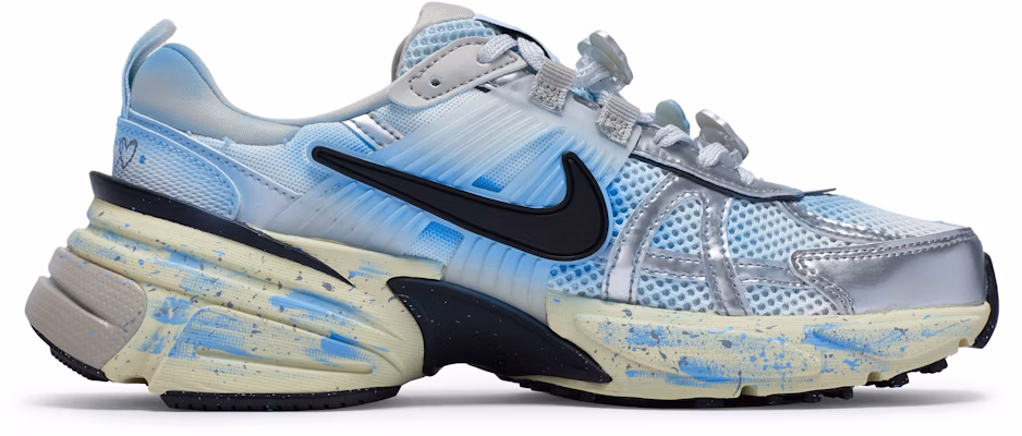 Nike V2K Run ハートビート青銀 (カスタム) FD0736-100(Team80-心动频率蓝S-BOX) Lookbook Nike V2K Run ハートビート青銀 (カスタム) FD0736-100(Team80-心动频率蓝S-BOX)