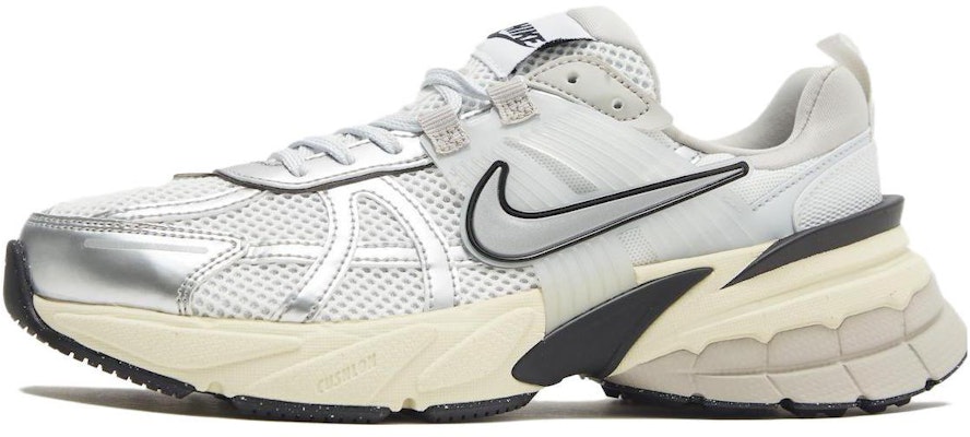【客製球鞋】Nike V2K Run "登峰造極白銀色" 輕盈舒適緩震防滑耐磨透氣 低筒 休閒跑步鞋 男女同款 白銀 Details for 【客製球鞋】Nike V2K Run "登峰造極白銀色" 輕盈舒適緩震防滑耐磨透氣 低筒 休閒跑步鞋 男女同款 白銀