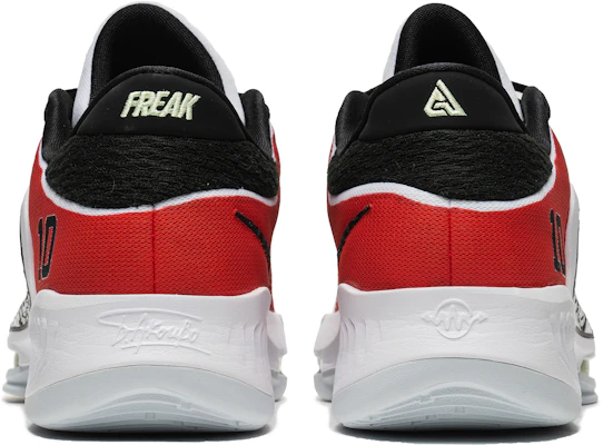 【訂製籃球鞋】Nike Freak 4 字母哥4代 野鶴製作 漫畫主題 10號 手繪 特別禮盒 低筒 羽球鞋 男款 白紅 Shop 【訂製籃球鞋】Nike Freak 4 字母哥4代 野鶴製作 漫畫主題 10號 手繪 特別禮盒 低筒 羽球鞋 男款 白紅