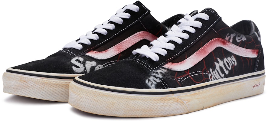 반스 올드스쿨 커스텀 '욕망' (검/흰/빨) VN000D3HY28(TeamR-男女款欲望) Lookbook 반스 올드스쿨 커스텀 '욕망' (검/흰/빨) VN000D3HY28(TeamR-男女款欲望)