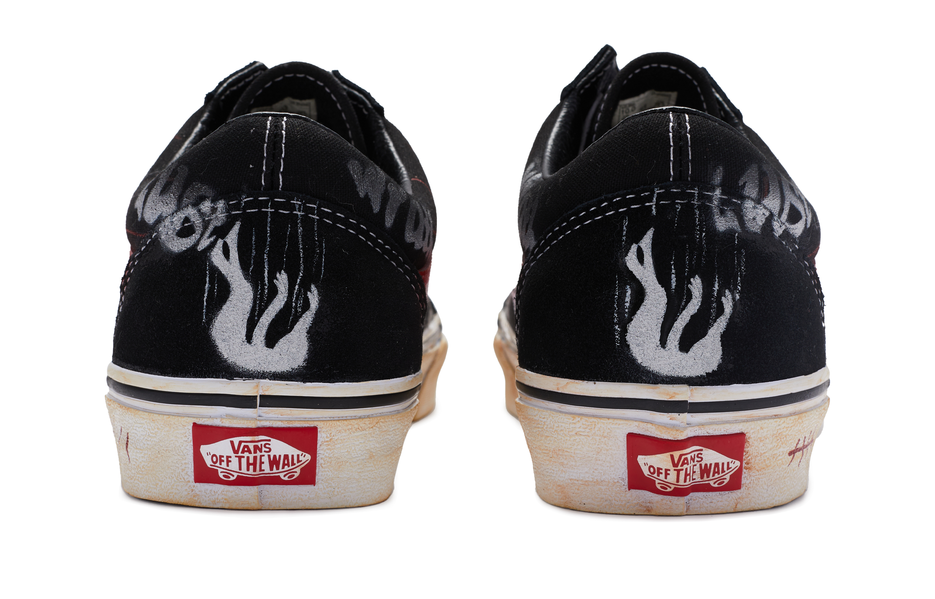 Shop [定制鞋款] Vans Old Skool 定制手绘低帮 '黑白红' 款 'Desire' VN000D3HY28(TeamR-男女款欲望)