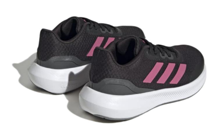 Shop (adidas Falcon 3 para niños) 'Negro Pulso Magenta'. HP5838