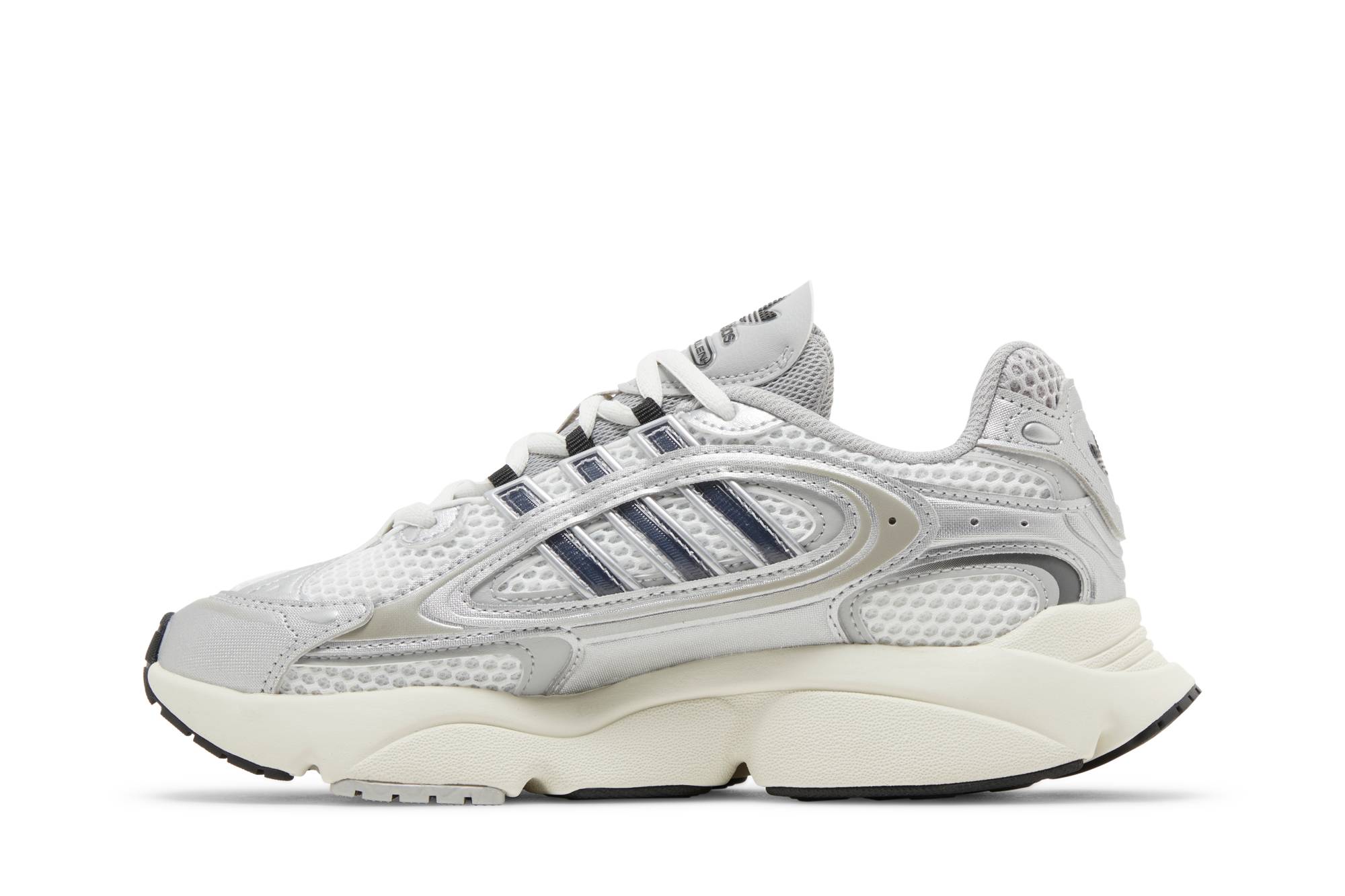 Lookbook (大童款) 阿迪达斯 Ozmillen J '银色 白色 黑色' IF6590