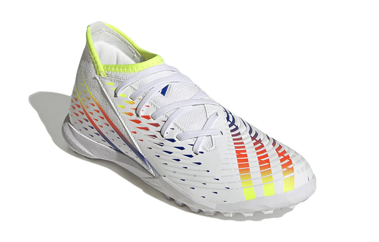 Lookbook （小学）阿迪达斯 Predator Edge.3 TF 'Al Rihla 套装 - 白色' GV8502