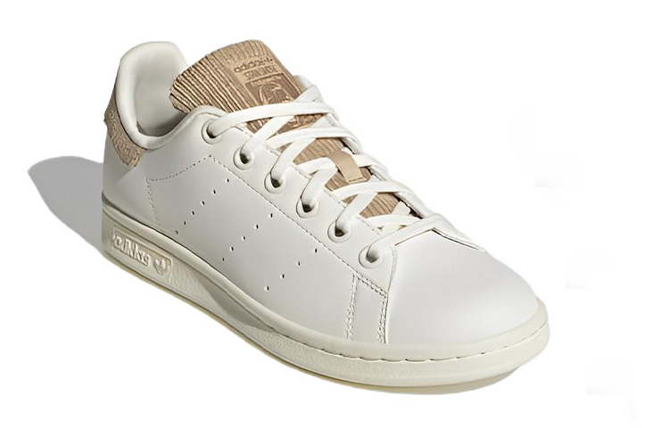 Lookbook GS スタンスミス "ベージュコーデュロイ" H03441