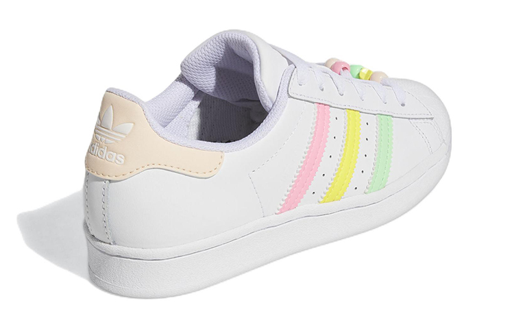 Shop adidas Superstar ''Cloud White Beam'' (Taglia Bambini) HP7884
