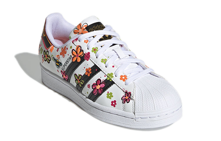 Lookbook GS アディダス スーパースター "フローラル" GW0832