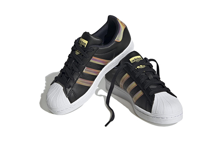 Lookbook （小學）adidas Superstar「黑色虹彩」HQ4364