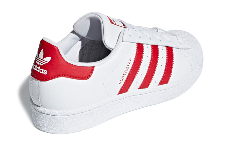 Shop (adidas para Niños) adidas Superstar 'Blanco Escarlata' CG6609