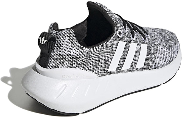 (Grade School) adidas Swift Run 22 'White Black' GZ1554 Shop (Grade School) adidas Swift Run 22 'White Black' GZ1554