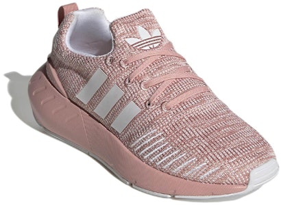 (小学版)阿迪达斯 Swift Run 22 '奇妙淡紫' GZ1556 Lookbook (小学版)阿迪达斯 Swift Run 22 '奇妙淡紫' GZ1556