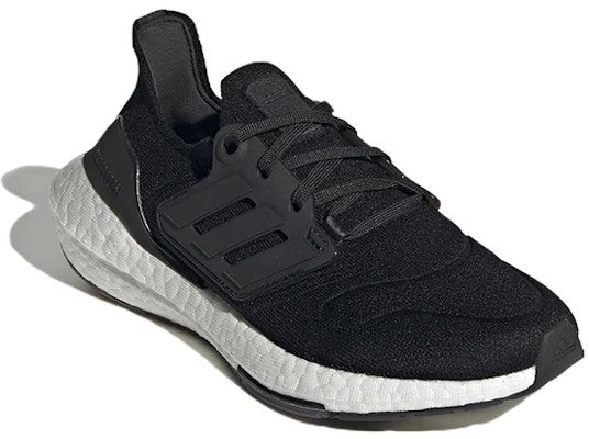 (大童款) adidas UltraBoost 22 黑白色 GX9783 Lookbook (大童款) adidas UltraBoost 22 黑白色 GX9783