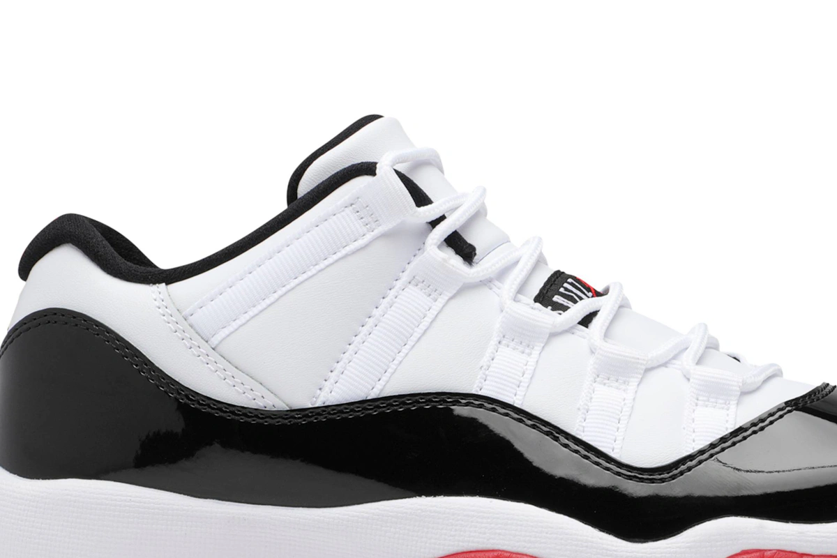 (Grade School) Air Jordan 11 Retro Low 'Concord-Bred' 528896-160