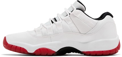 (Akademik) Air Jordan 11 Retro Low 'Putih Merah Varsiti' 528896-101 Lookbook (Akademik) Air Jordan 11 Retro Low 'Putih Merah Varsiti' 528896-101