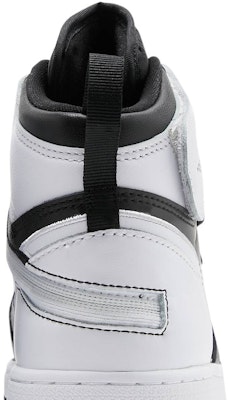 (초등학생) 에어 조던 1 하이 플라이이즈 "블랙 화이트" DC7986-011 Sizing (초등학생) 에어 조던 1 하이 플라이이즈 "블랙 화이트" DC7986-011