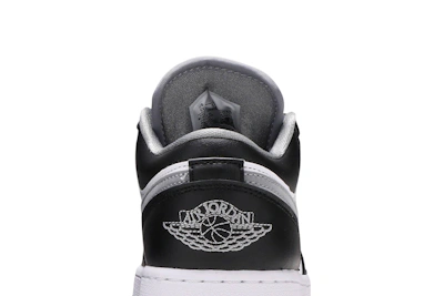 (Grade School) Air Jordan 1 Low 'Black Medium Grey' 553560-040