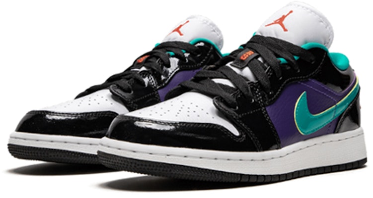 (小學年級) Air Jordan 1 Low '黑色 Turbo 綠' 553560-035 Shop (小學年級) Air Jordan 1 Low '黑色 Turbo 綠' 553560-035