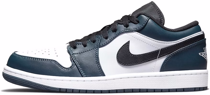 (小學) Air Jordan 1 低筒 '深青色' 553560-411 Lookbook (小學) Air Jordan 1 低筒 '深青色' 553560-411