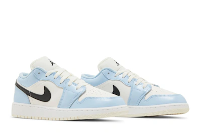 (Grade School) Air Jordan 1 Low 'Ice Blue' 554723-401