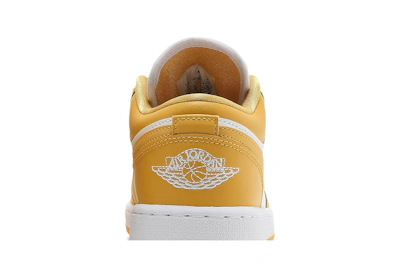 (Grade School) Air Jordan 1 Low 'Pollen' 553560-171