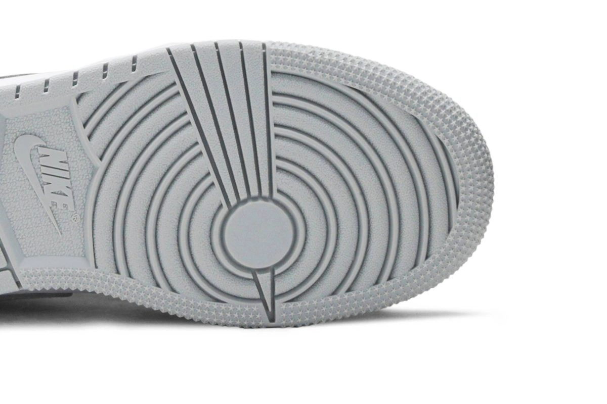 (Grade School) Air Jordan 1 Low 'Smoke Grey' 553560-039