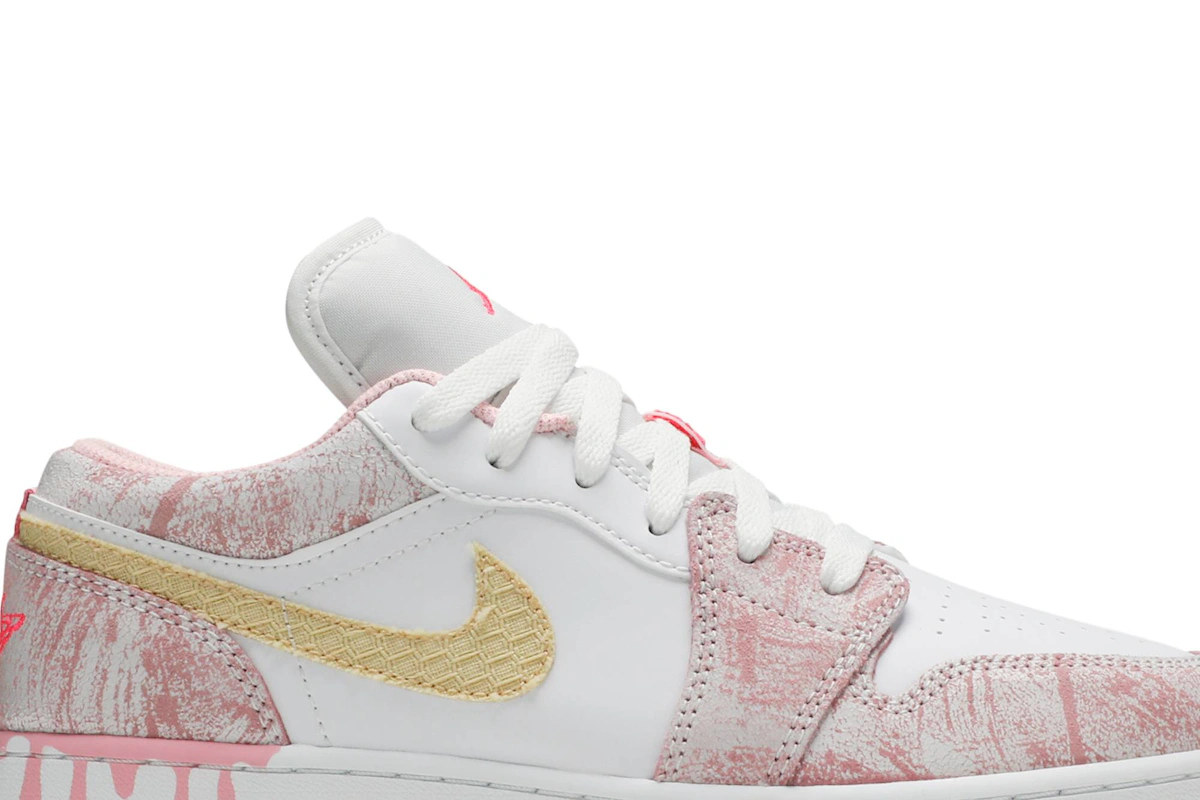 (Grade School) Air Jordan 1 Low 'Strawberry Ice Cream' CW7104-601