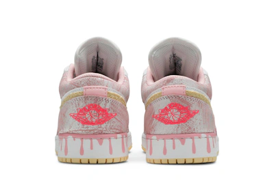 (Grade School) Air Jordan 1 Low 'Strawberry Ice Cream' CW7104-601