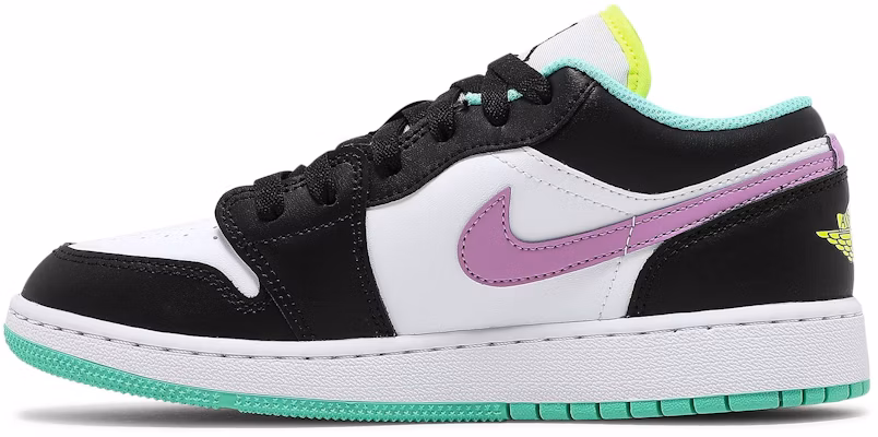 (GS) 에어 조던 1 로우 "화이트 바이올렛 쇼크" 553560-151 Lookbook (GS) 에어 조던 1 로우 "화이트 바이올렛 쇼크" 553560-151