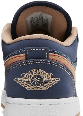 (Grade School) Air Jordan 1 Low SE 'Denim' DM4692-400 Sizing (Grade School) Air Jordan 1 Low SE 'Denim' DM4692-400