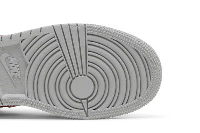 (Grade School) Air Jordan 1 Low SE 'Light Smoke Grey Gym Red' DM0589-016