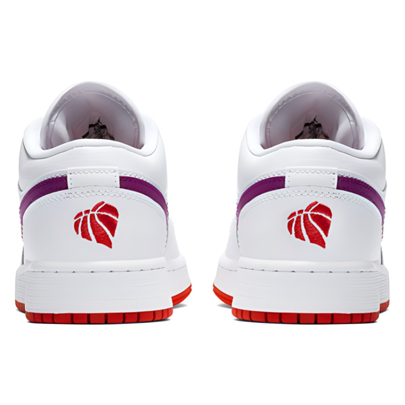 Shop GS エア ジョーダン 1 ロー 白トゥルーベリー 554723-161