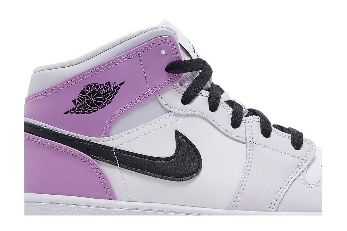 (Grade School) Air Jordan 1 Mid 'Barely Grape' DQ8423-501