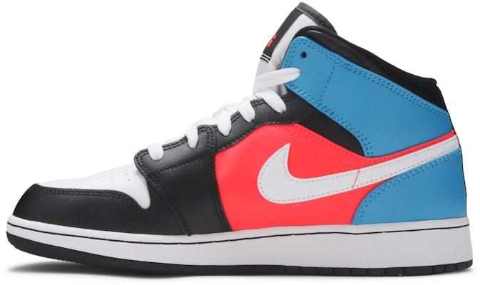 (Akademik) Air Jordan 1 Mid 'Game Time' Kanak-Kanak CV4891-001 Lookbook (Akademik) Air Jordan 1 Mid 'Game Time' Kanak-Kanak CV4891-001