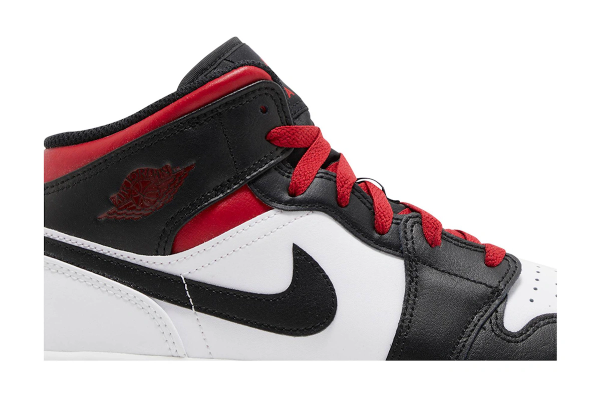 (Grade School) Air Jordan 1 Mid 'Gym Red Black Toe' DQ8423-106