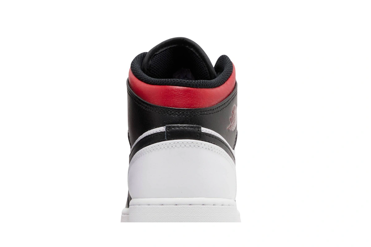(Grade School) Air Jordan 1 Mid 'Gym Red Black Toe' DQ8423-106