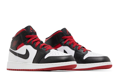 (Grade School) Air Jordan 1 Mid 'Gym Red Black Toe' DQ8423-106