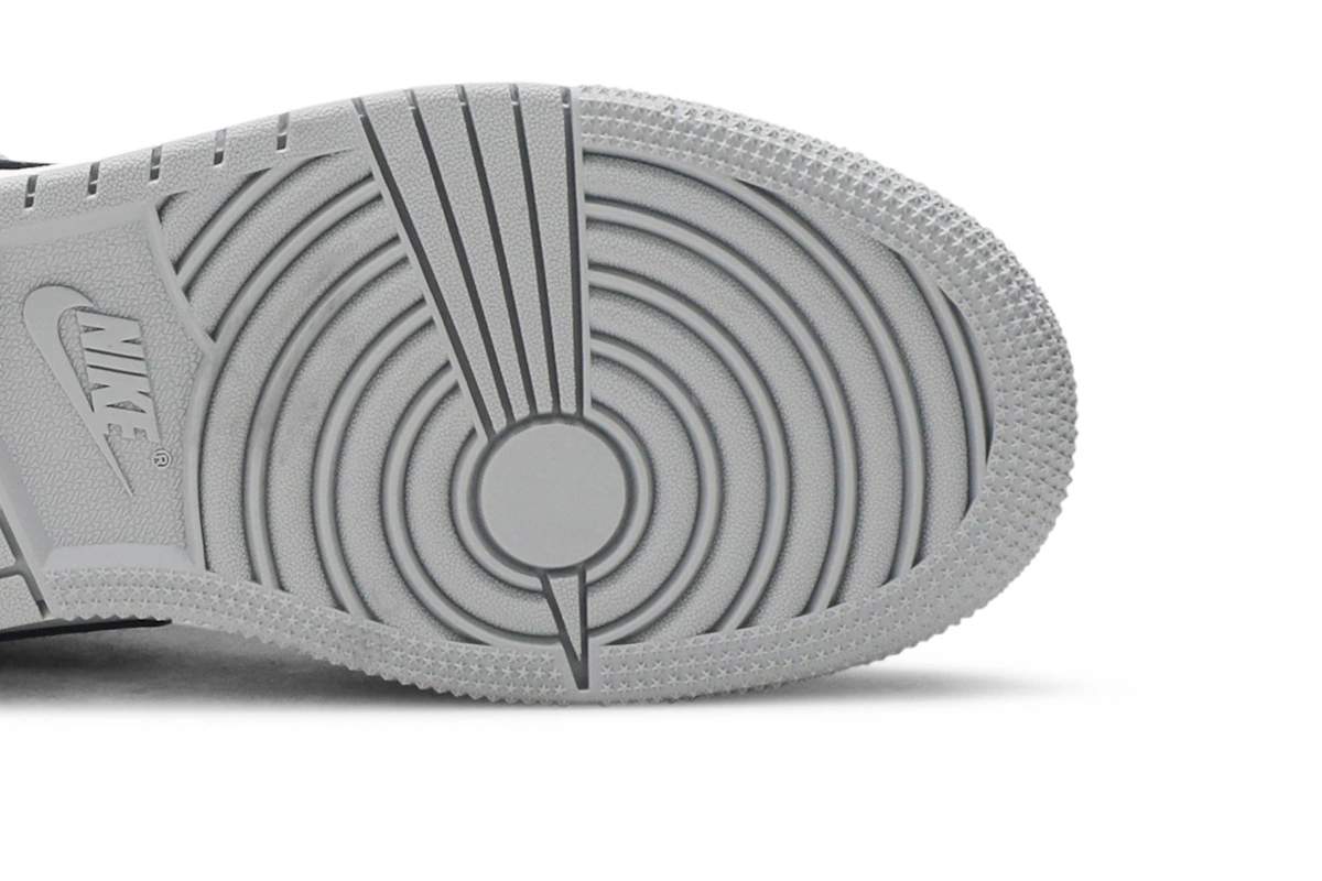 (Grade School) Air Jordan 1 Mid 'Light Smoke Grey' 554725-092