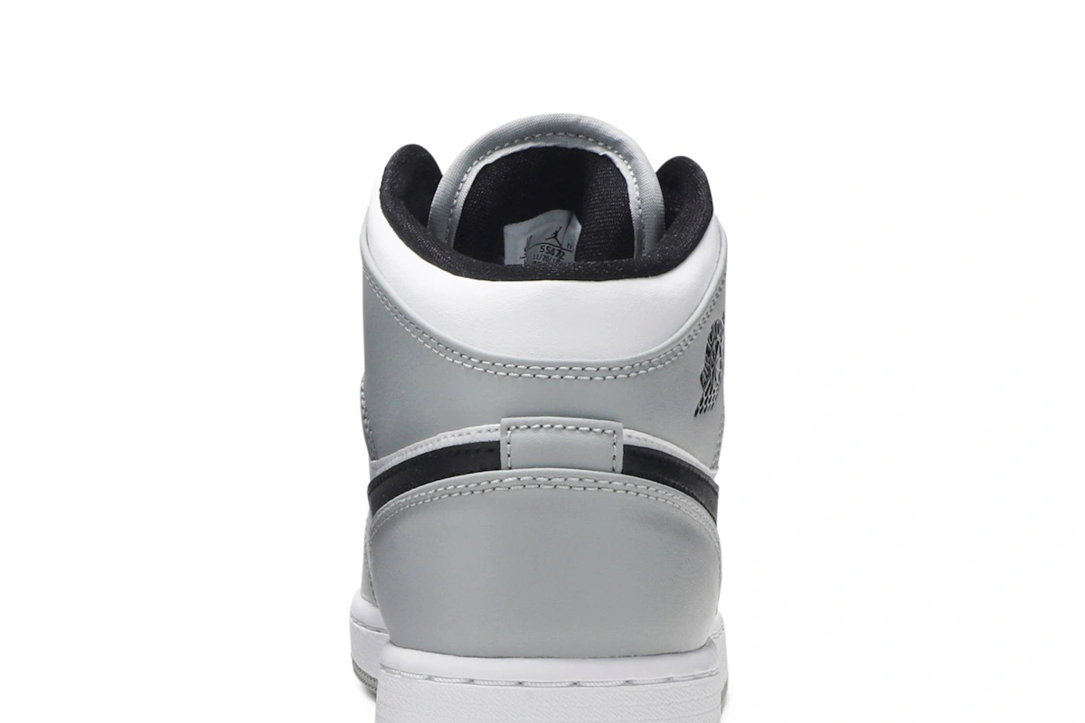 (Grade School) Air Jordan 1 Mid 'Light Smoke Grey' 554725-092