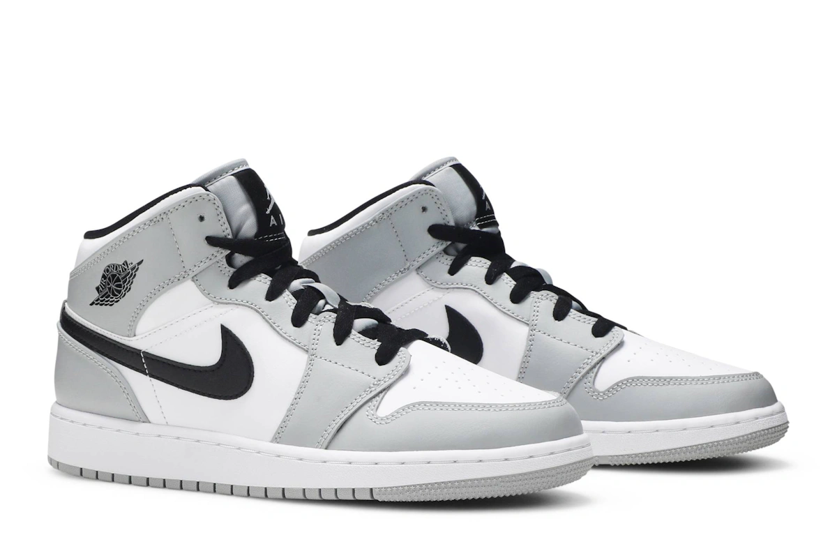 (Grade School) Air Jordan 1 Mid 'Light Smoke Grey' 554725-092