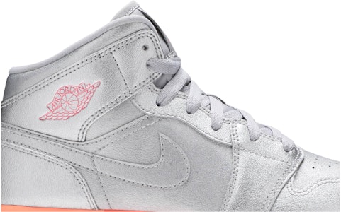 (Gred Sekolah) Air Jordan 1 Mid 'Perak Metalik Merah Jambu Crimson' 555112-006 Order (Gred Sekolah) Air Jordan 1 Mid 'Perak Metalik Merah Jambu Crimson' 555112-006