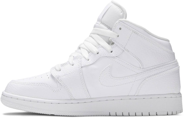 (Kanak-Kanak) Air Jordan 1 Mid 'Triple White' 554725-130 Lookbook (Kanak-Kanak) Air Jordan 1 Mid 'Triple White' 554725-130