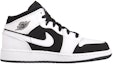 Order (Kanak-Kanak) Air Jordan 1 Mid 'Putih Hitam' 554725-113