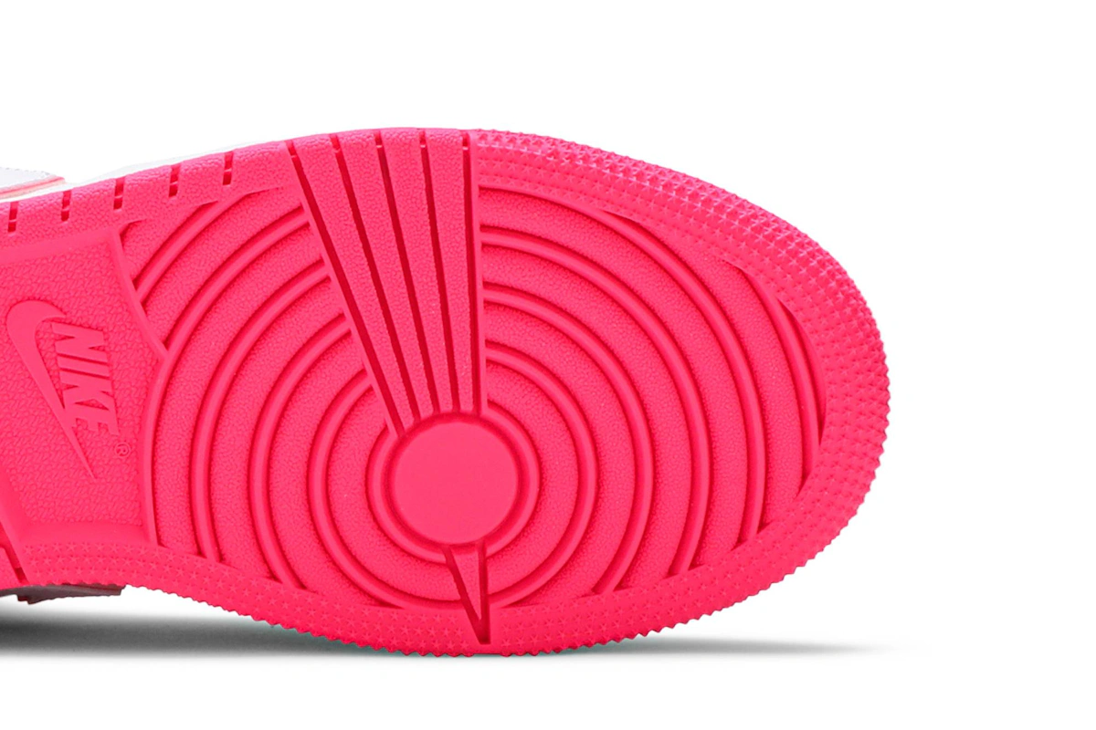 (Grade School) Air Jordan 1 Mid Hyper Pink White 555112-611