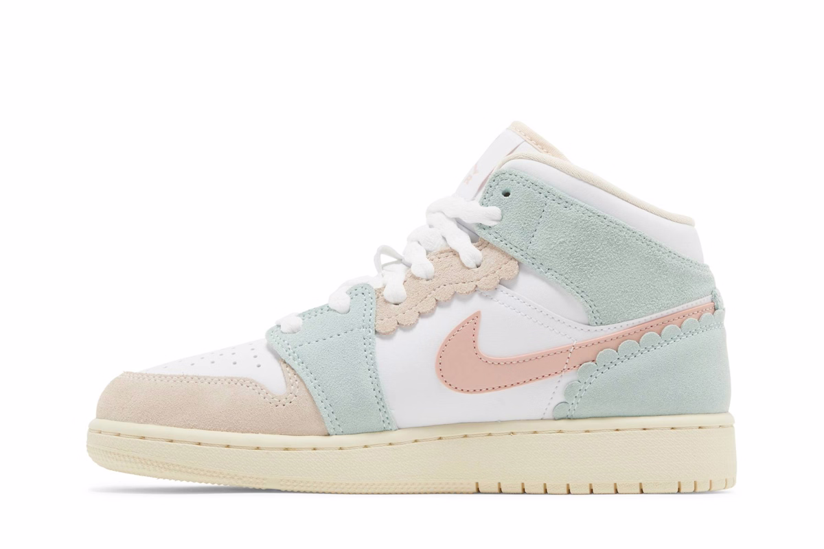 (Grade School) Air Jordan 1 Mid SE 'Pink Oxford' DZ5361-100