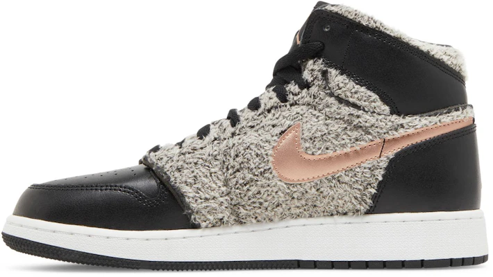 (Grade School) Air Jordan 1 Retro High 'Fleece' 332148-022 Lookbook (Grade School) Air Jordan 1 Retro High 'Fleece' 332148-022